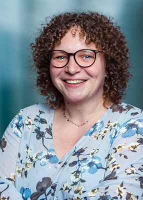 Sarah Steidinger, Verwaltung